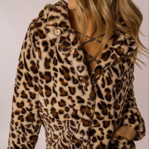 manteau en fausse fourrure de léopard avec capuche