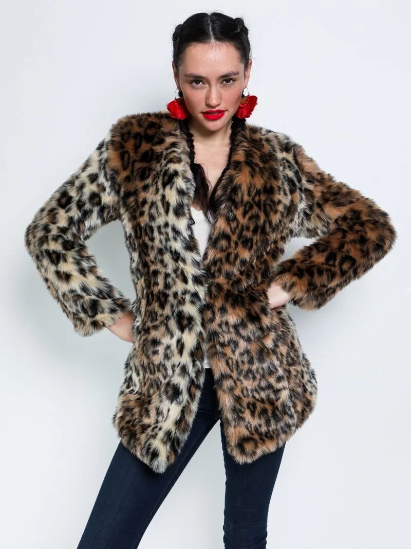 Manteau à Col en Fausse Fourrure en V Motif Léopard | Femme 5 MANTEAU EN FAUSSE FOURRURE À COL EN V EN LÉOPARD MODELE