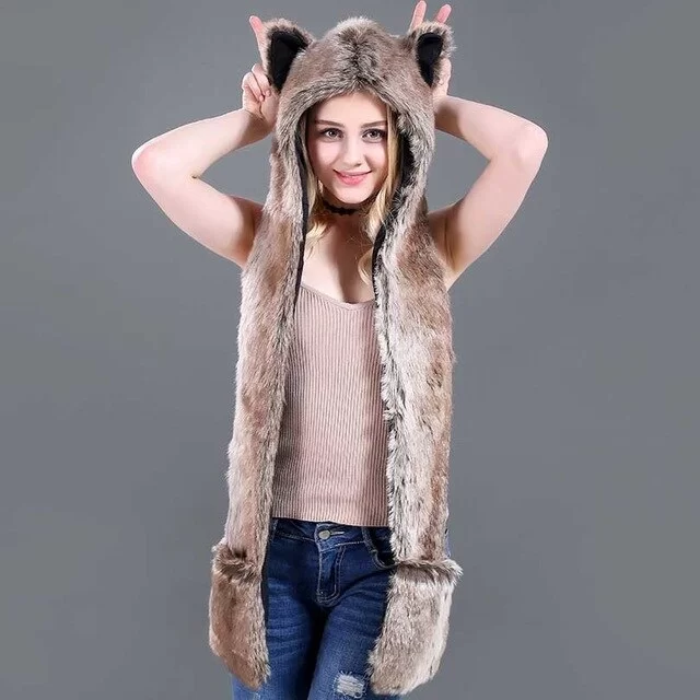 ÉCHARPE À CAPUCHE EN FAUSE FOURURE DE RENARD 1 écharpe à capuche en fausse fourrure de renard